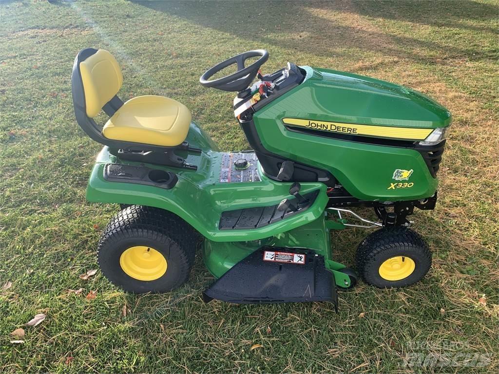 John Deere X330 Compacttrekkers