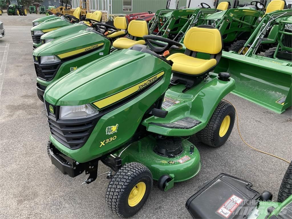 John Deere X330 Compacttrekkers