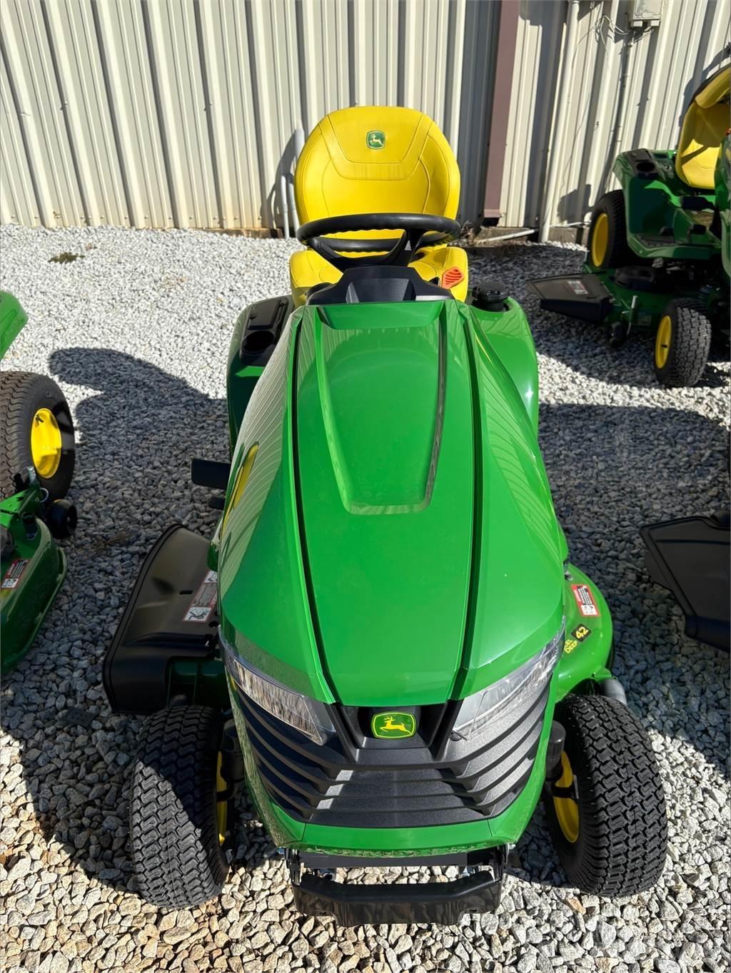 John Deere X370 Compacttrekkers