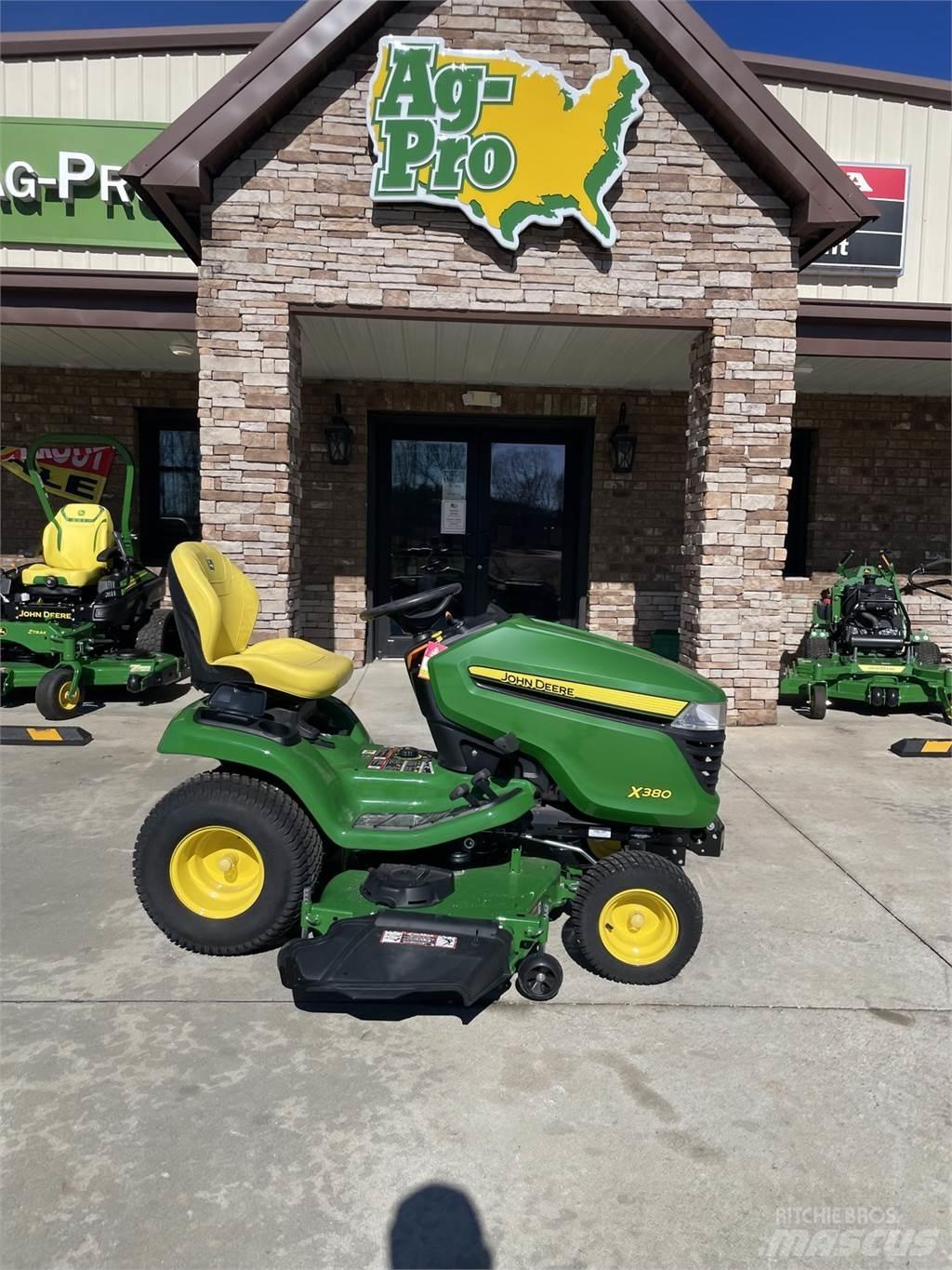 John Deere X380 Compacttrekkers
