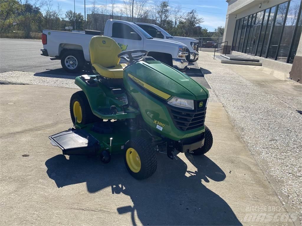 John Deere X380 Compacttrekkers