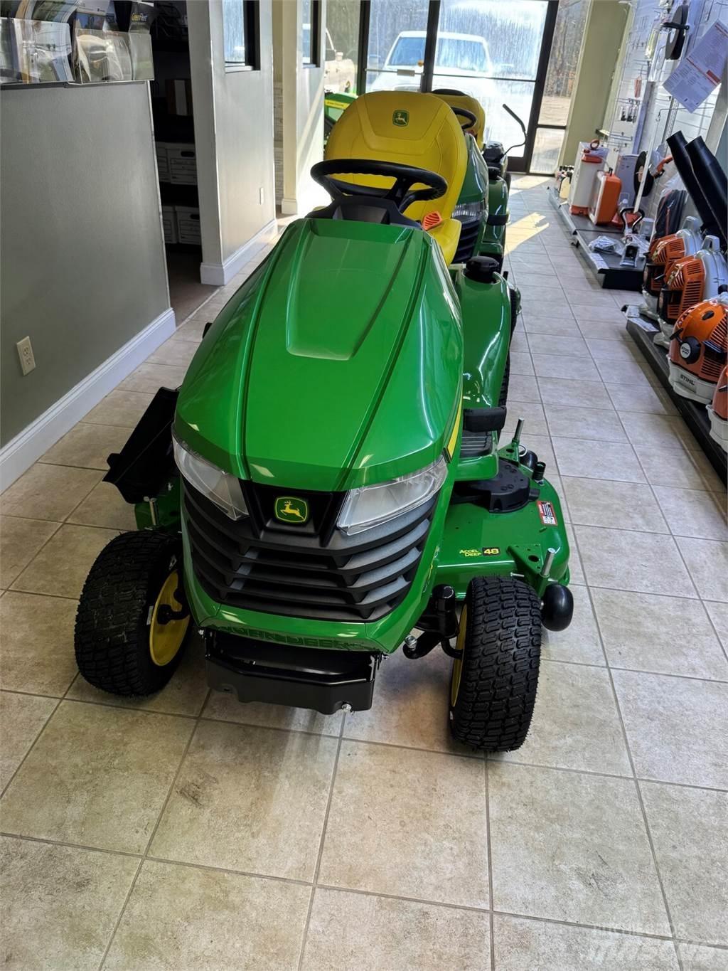 John Deere X380 Compacttrekkers