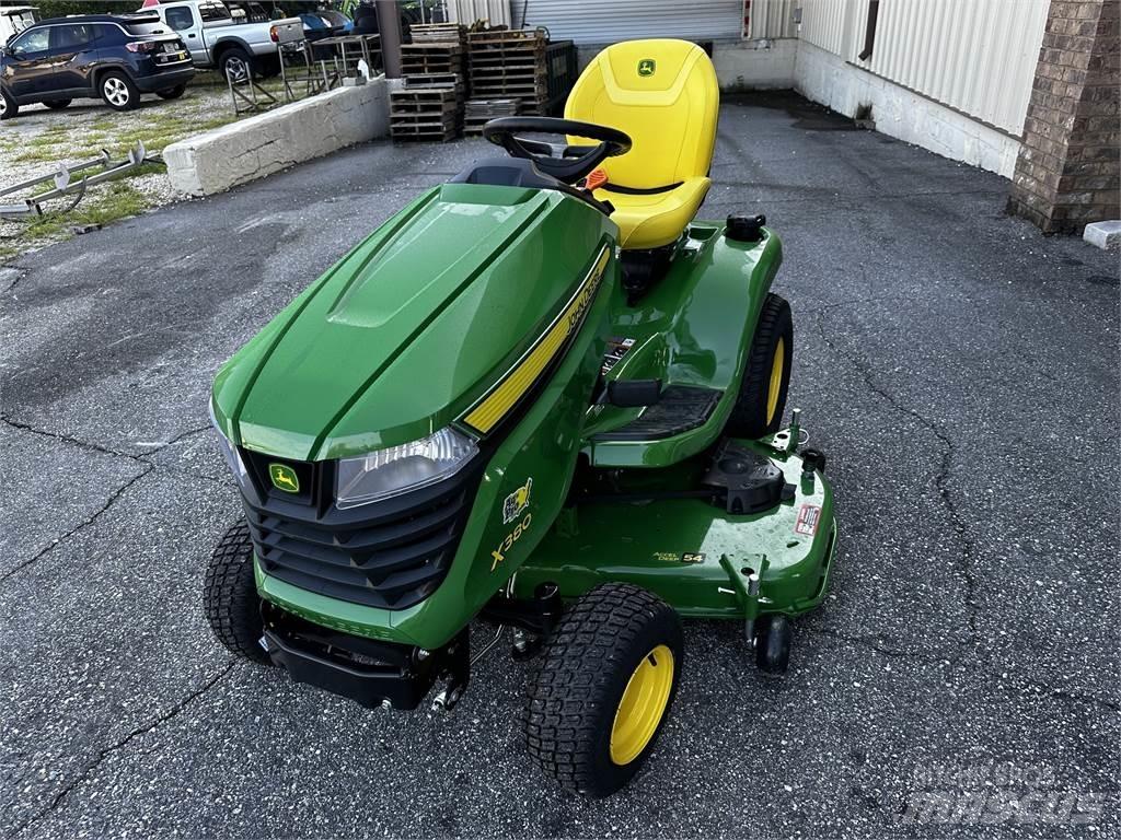 John Deere X380 Compacttrekkers