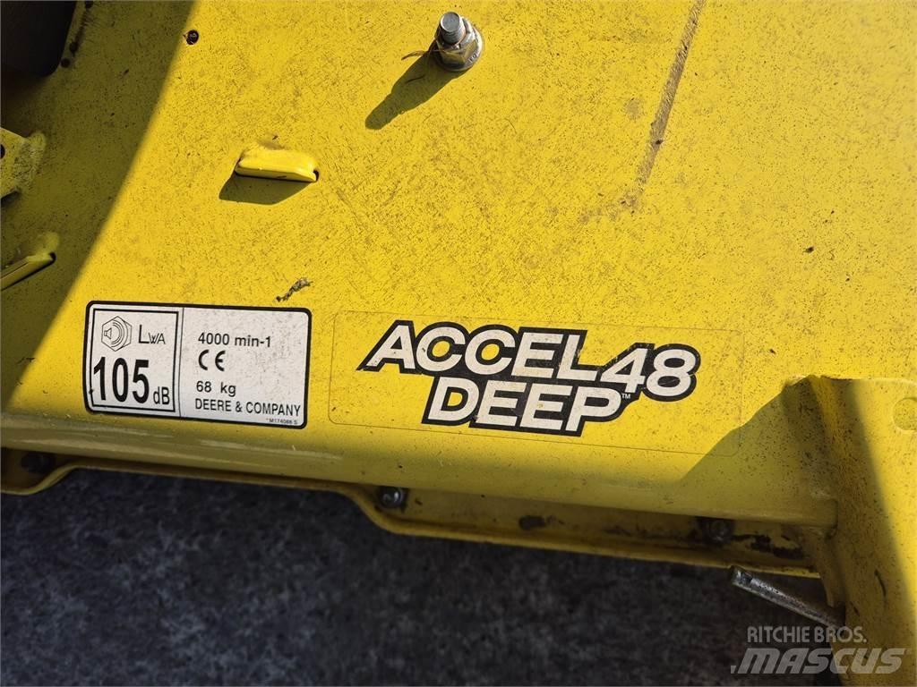 John Deere X380 Compacttrekkers