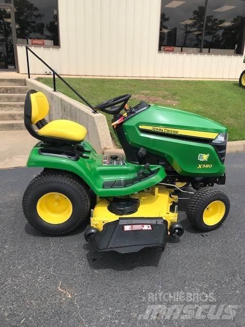 John Deere X380 Compacttrekkers