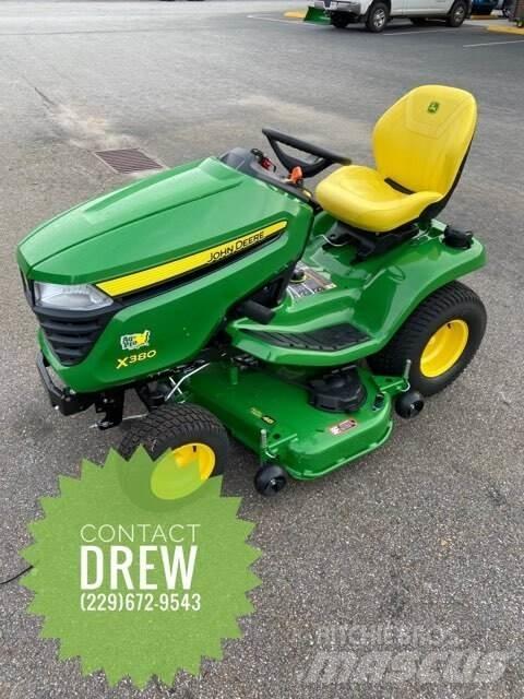 John Deere X380 Compacttrekkers