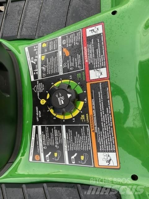 John Deere X380 Compacttrekkers