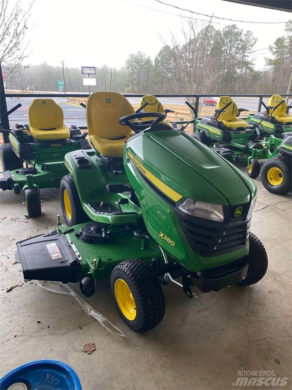John Deere X380 Compacttrekkers