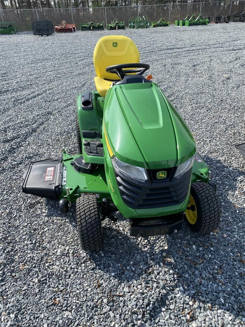 John Deere X380 Compacttrekkers