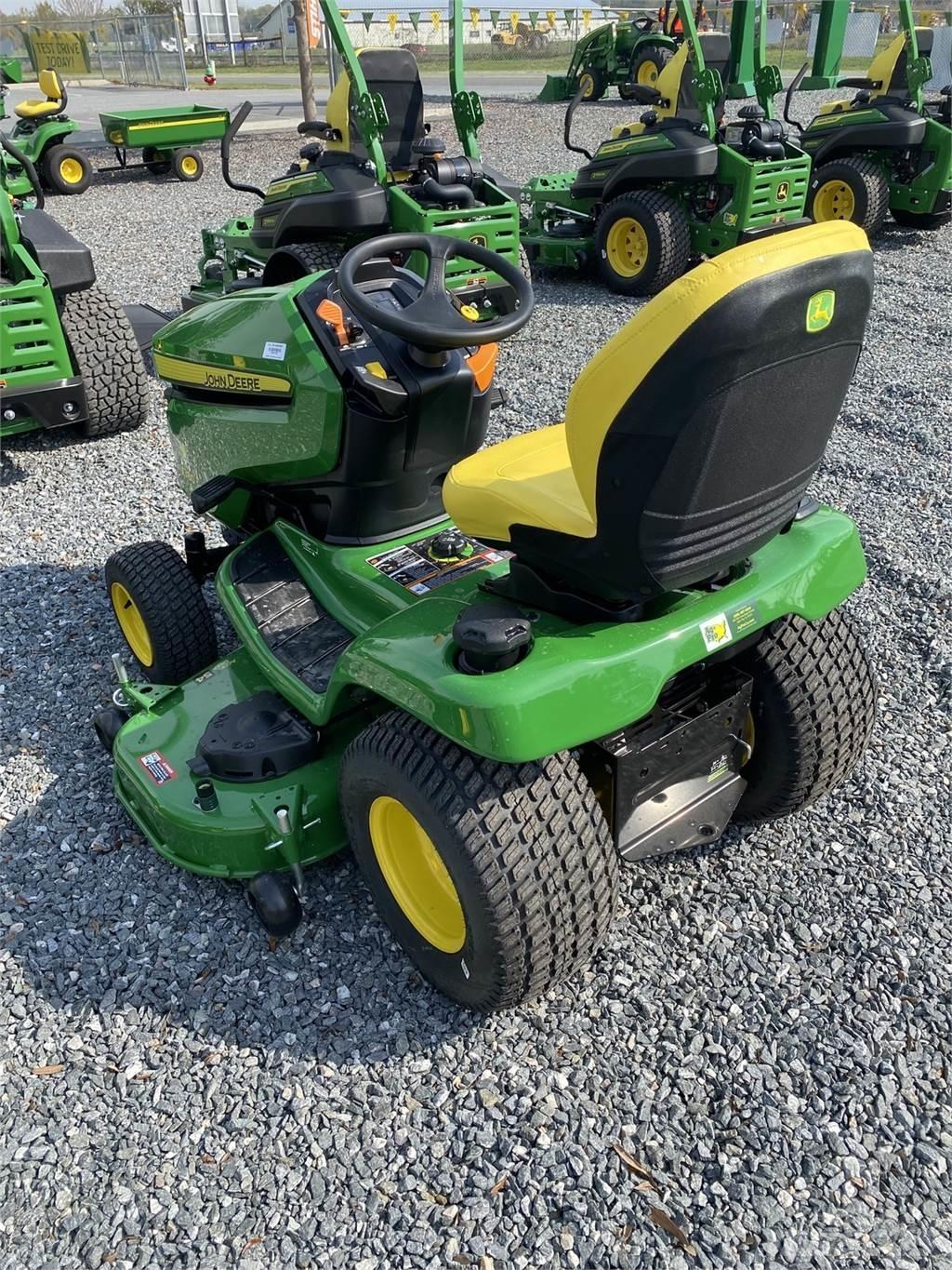 John Deere X380 Compacttrekkers