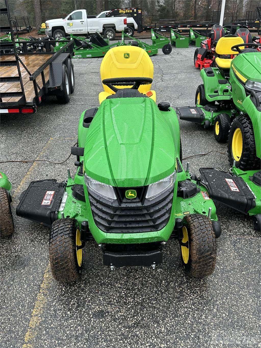 John Deere X390 Compacttrekkers
