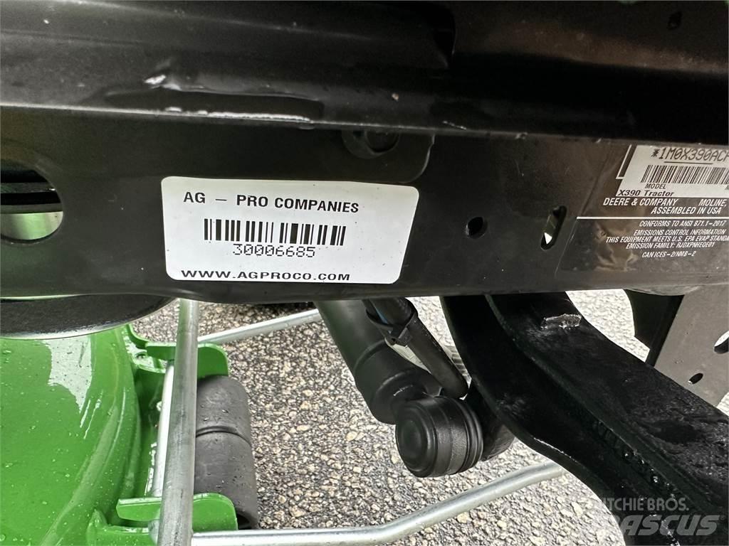 John Deere X390 Compacttrekkers