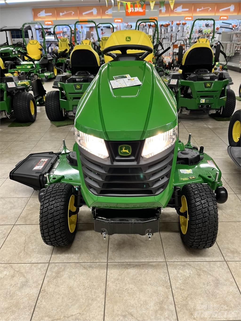 John Deere X390 Compacttrekkers