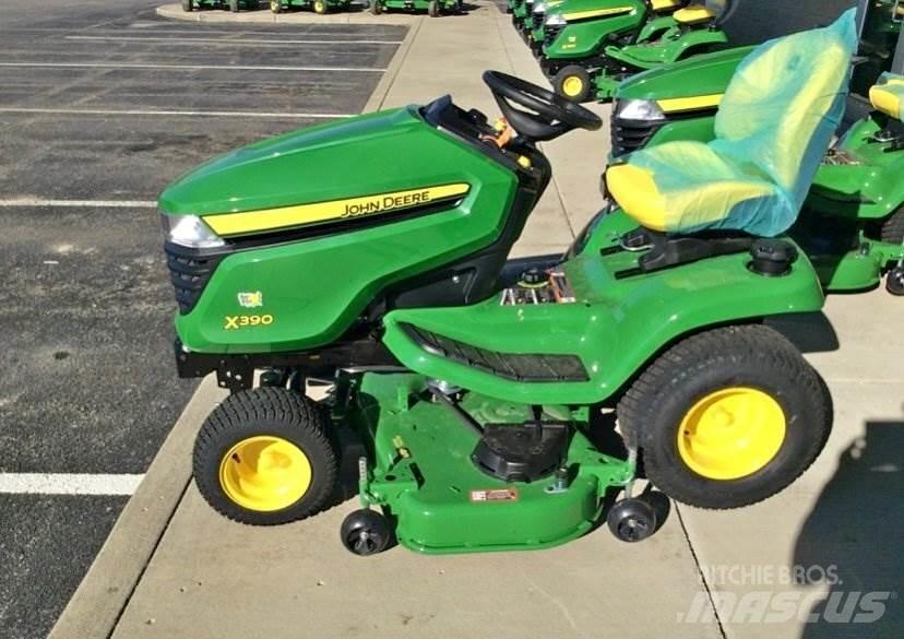 John Deere X390 Compacttrekkers