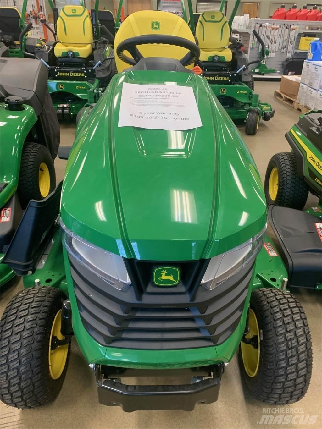 John Deere X390 Compacttrekkers