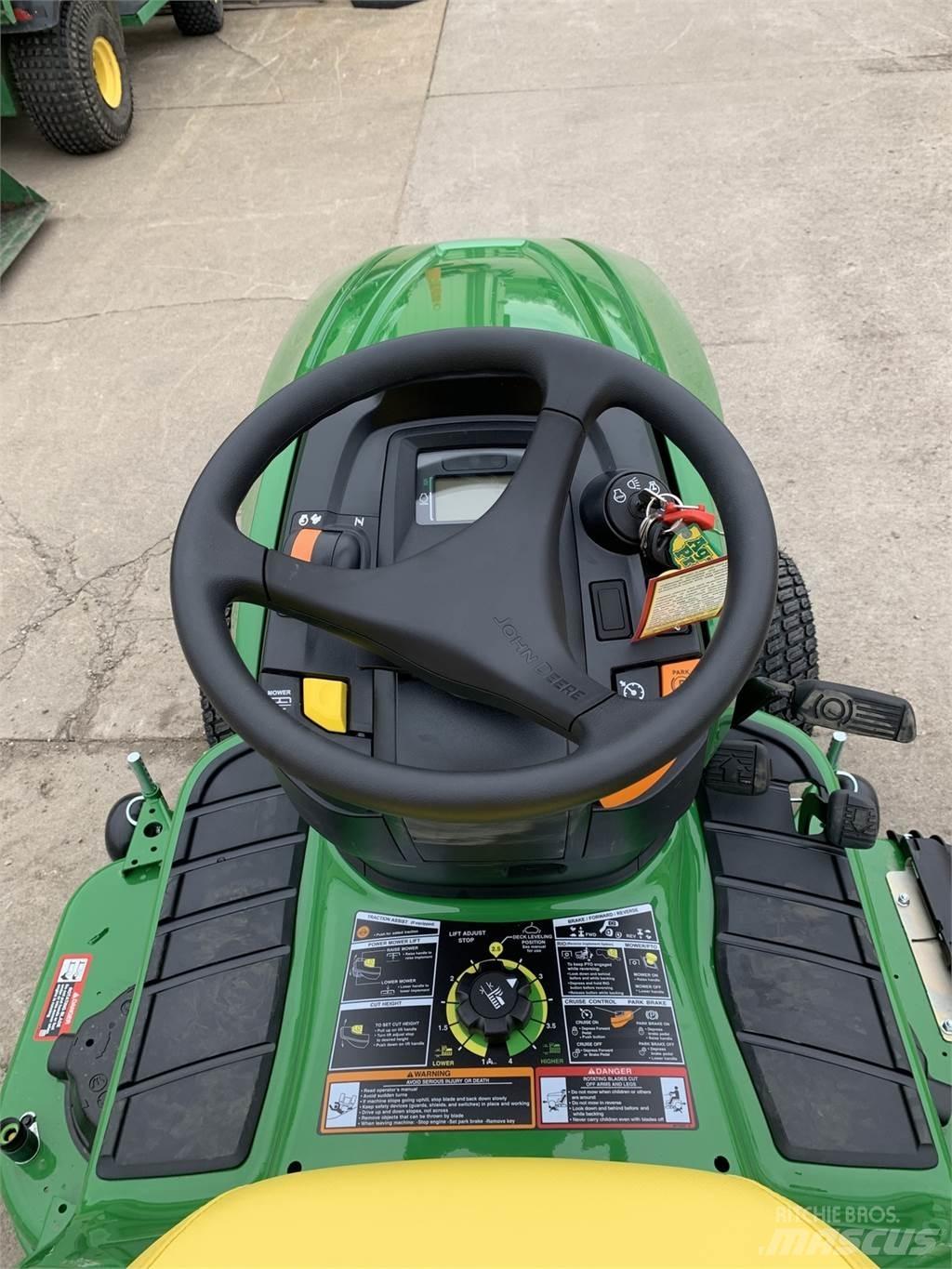 John Deere X390 Compacttrekkers