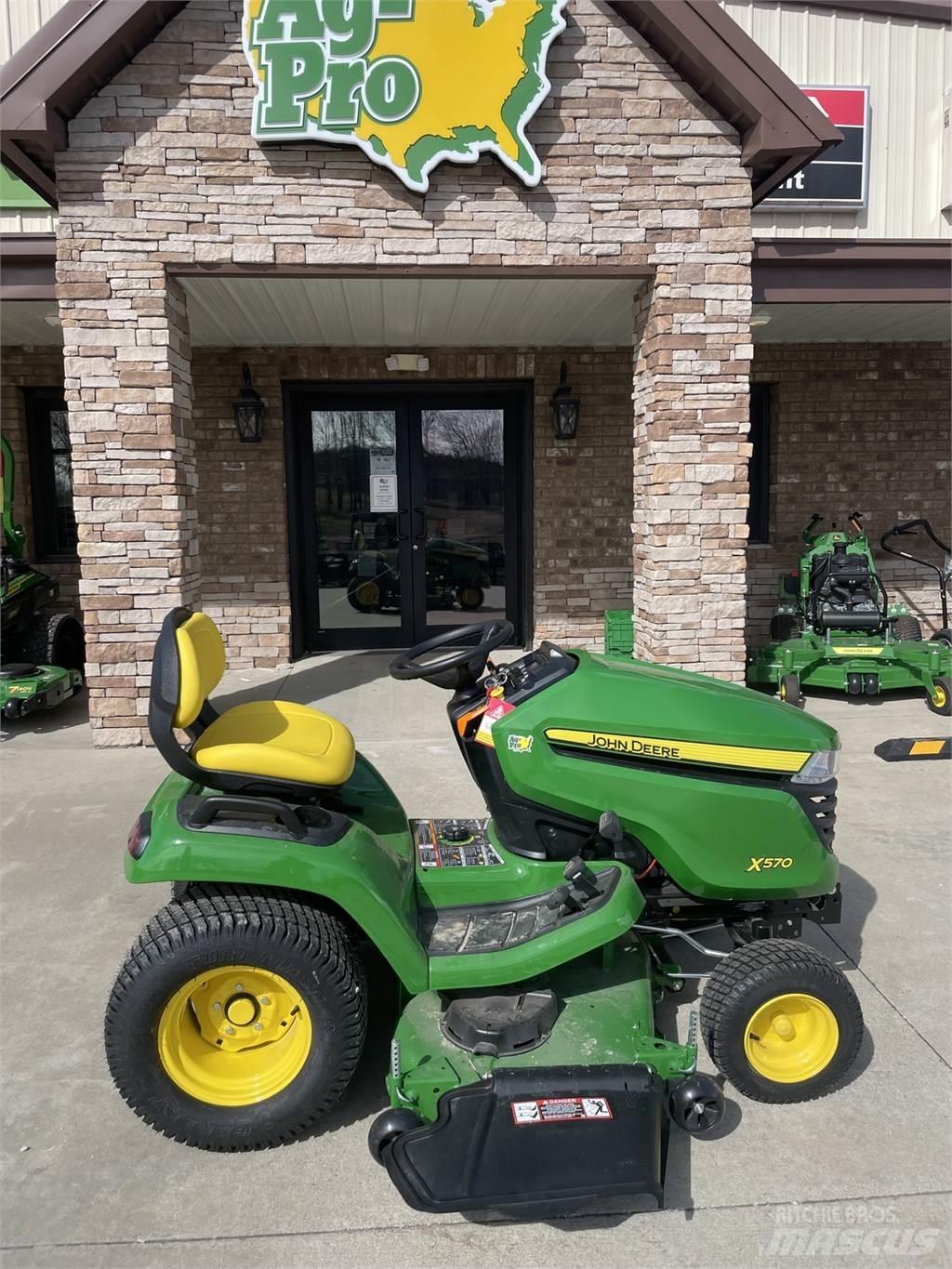 John Deere X570 Compacttrekkers