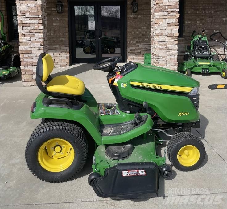 John Deere X570 Compacttrekkers