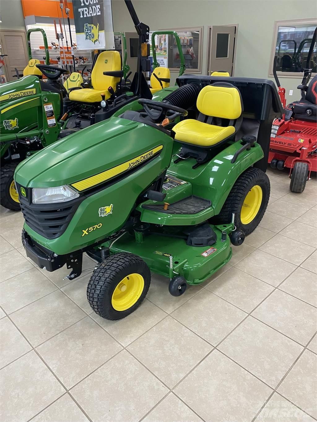 John Deere X570 Compacttrekkers