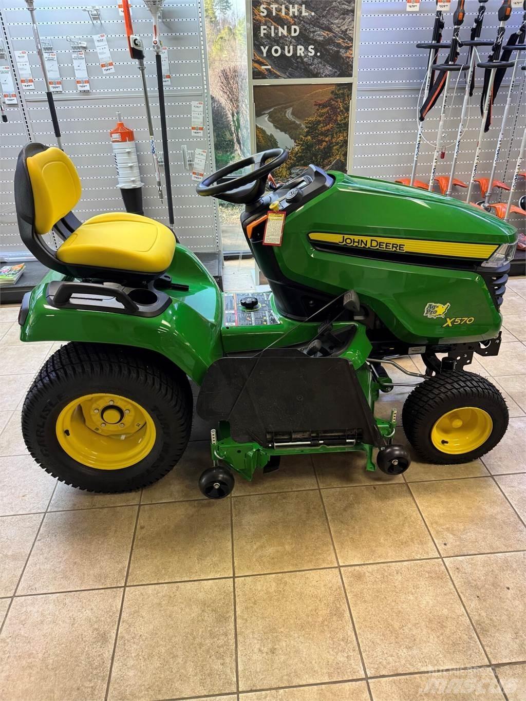John Deere X570 Compacttrekkers