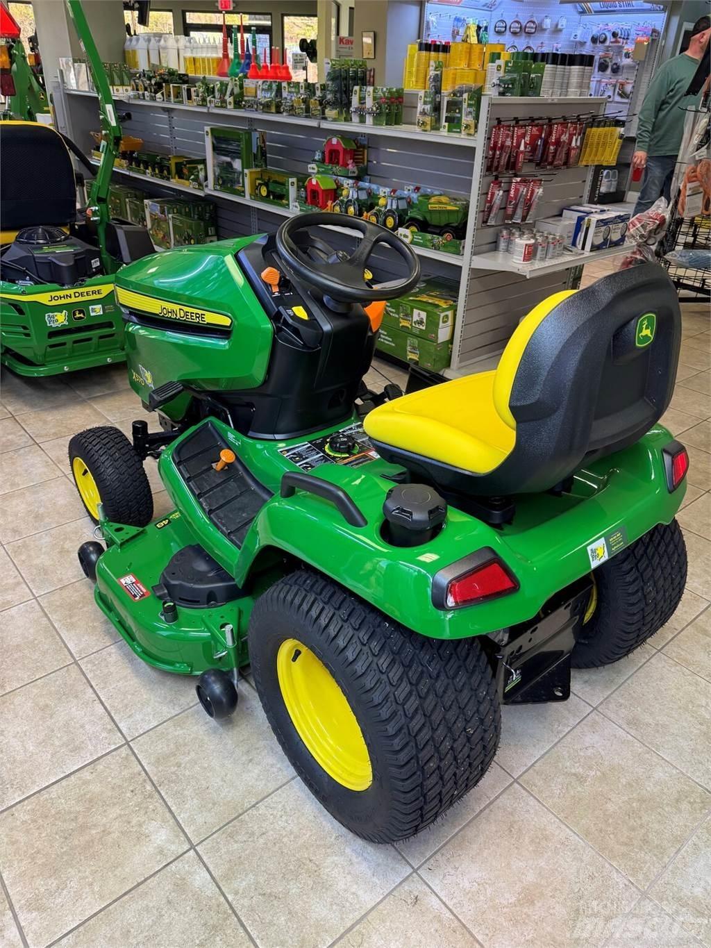 John Deere X570 Compacttrekkers