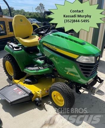 John Deere X580 Compacttrekkers