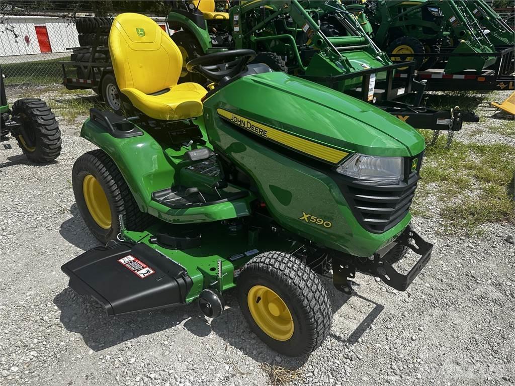 John Deere X590 Compacttrekkers