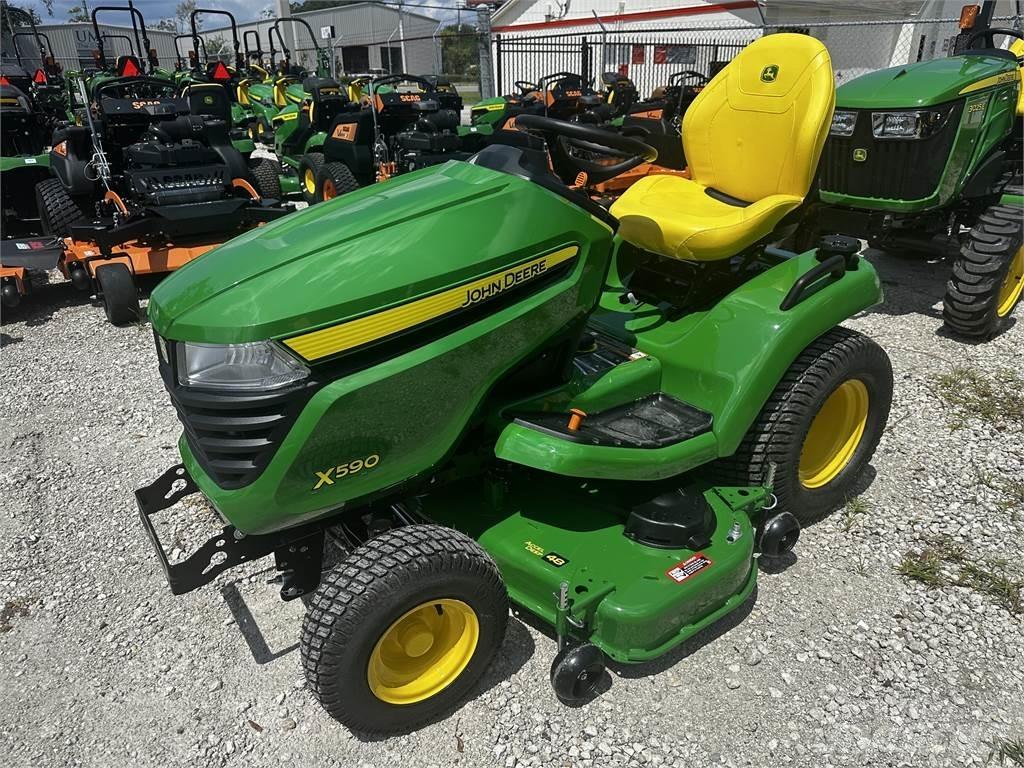 John Deere X590 Compacttrekkers