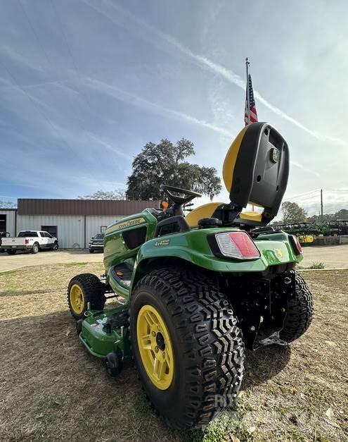 John Deere X739 Compacttrekkers