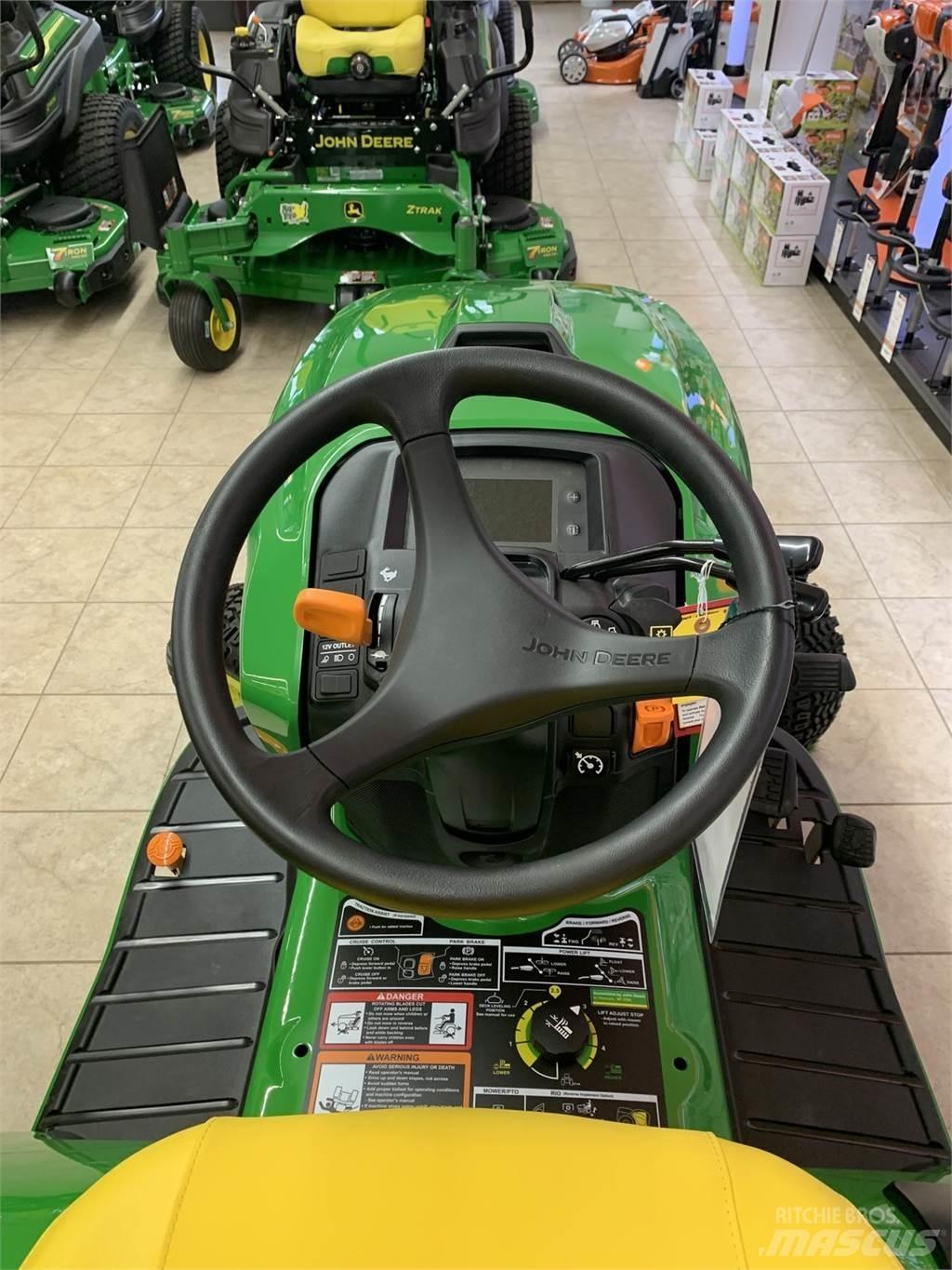 John Deere X739 Compacttrekkers