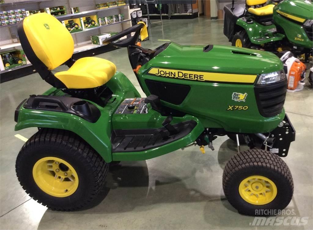 John Deere X750 Compacttrekkers