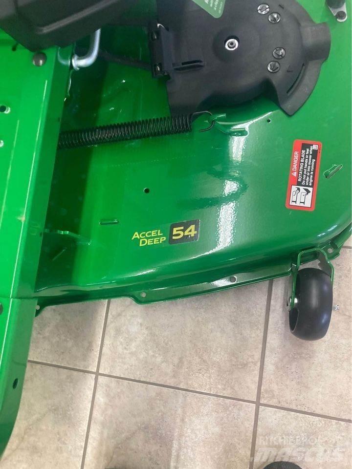 John Deere Z325E Zero-turn grasmaaiers