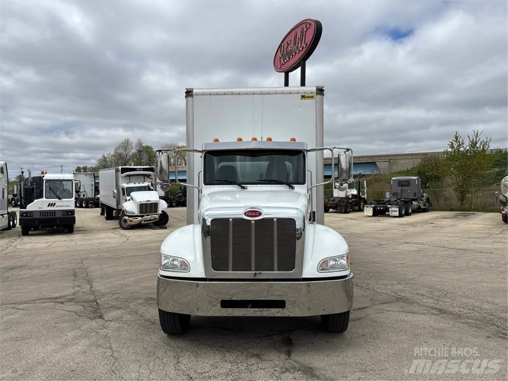 Peterbilt 337 Bakwagens met gesloten opbouw