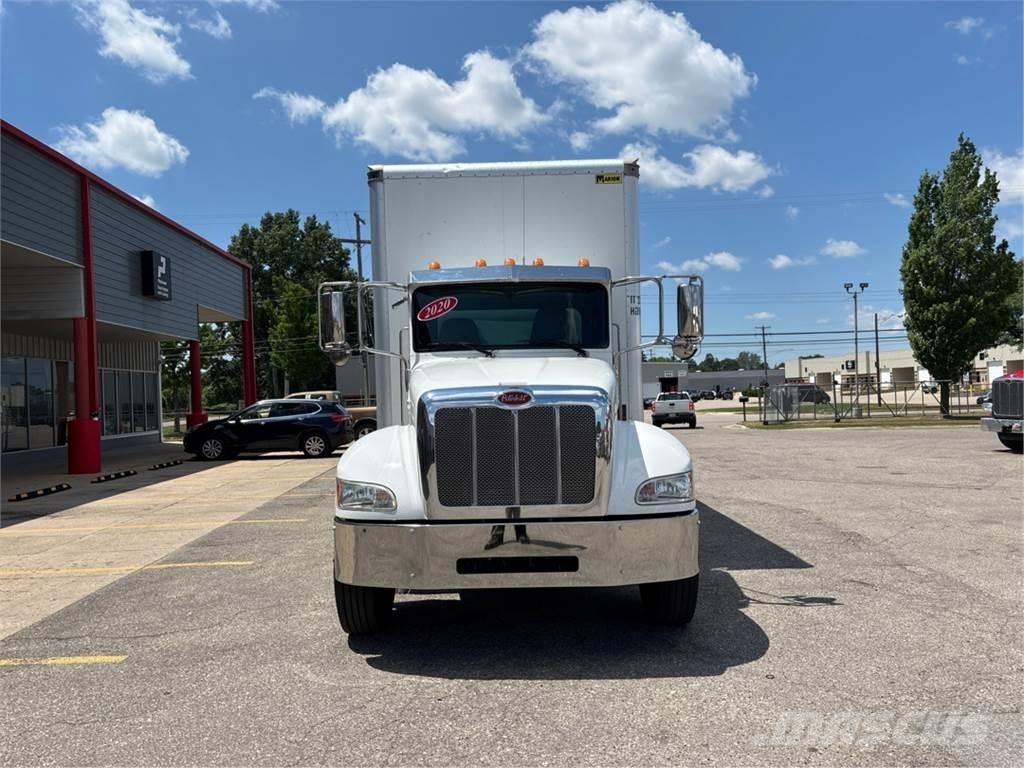 Peterbilt 337 Bakwagens met gesloten opbouw