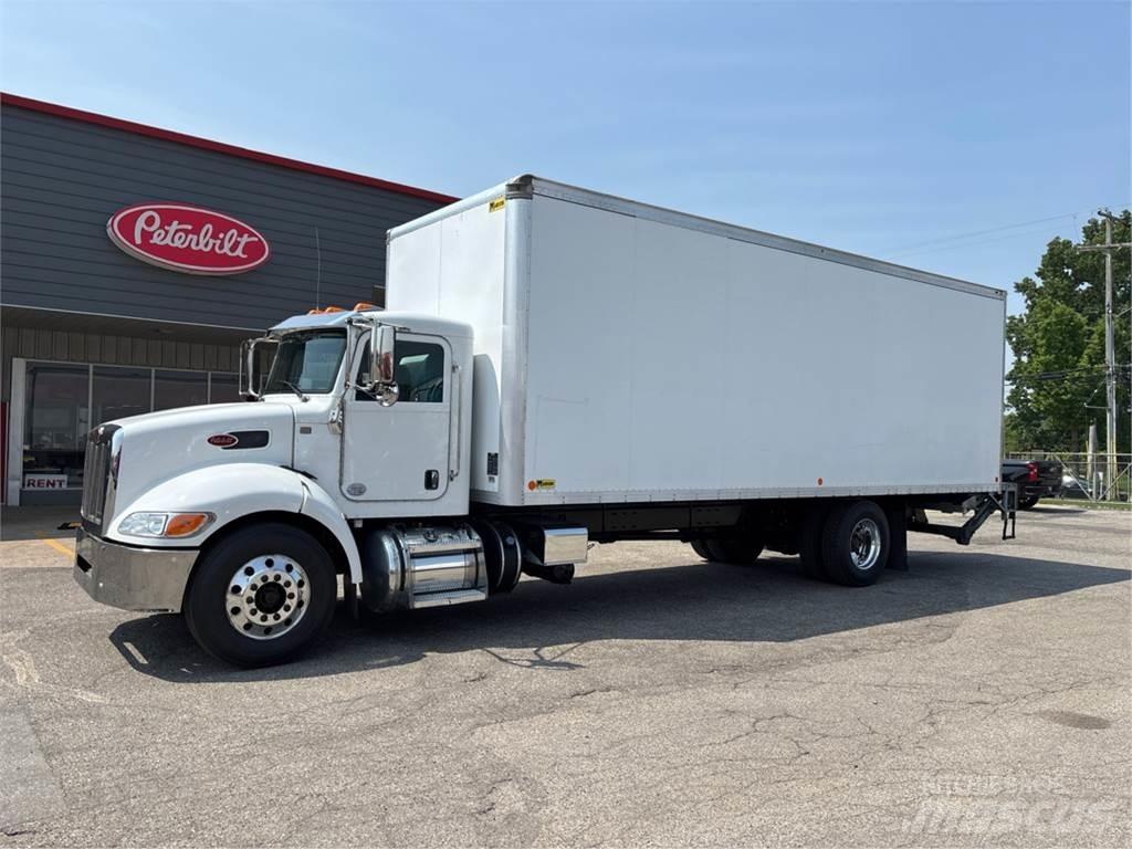 Peterbilt 337 Bakwagens met gesloten opbouw