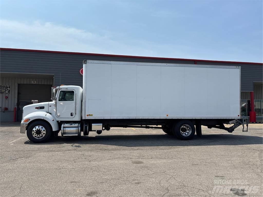 Peterbilt 337 Bakwagens met gesloten opbouw