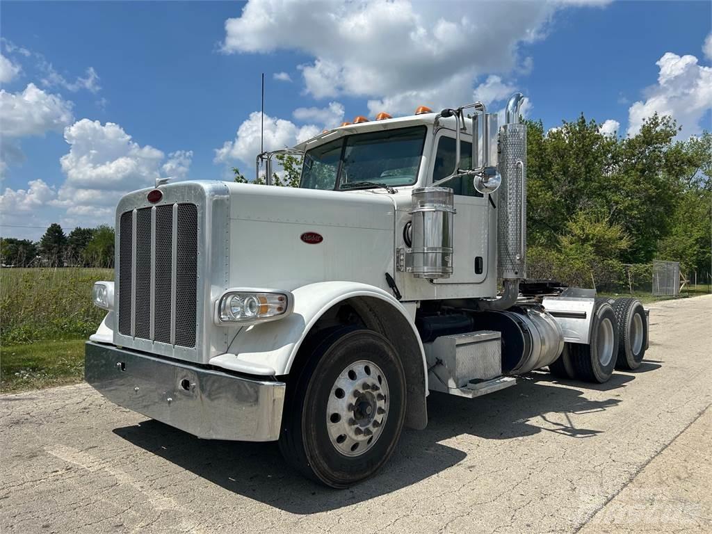 Peterbilt 389 Trekkers