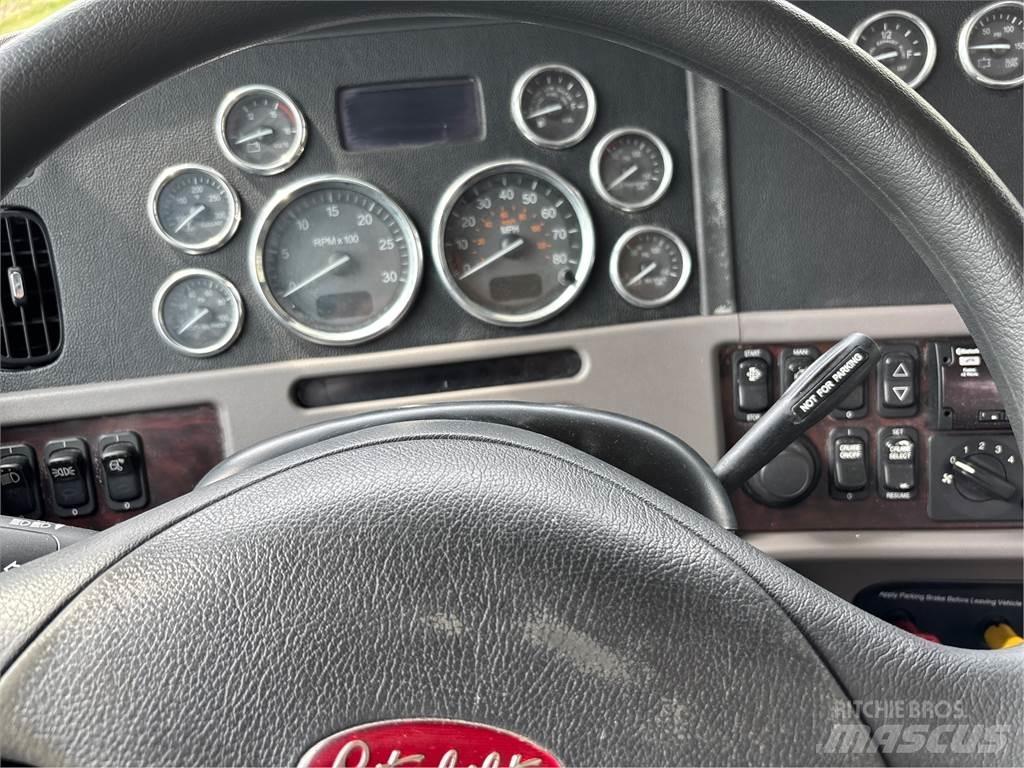 Peterbilt 389 Trekkers