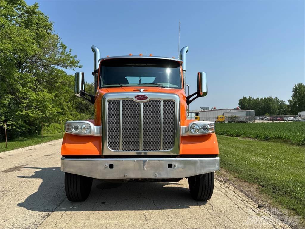 Peterbilt 567 Trekkers
