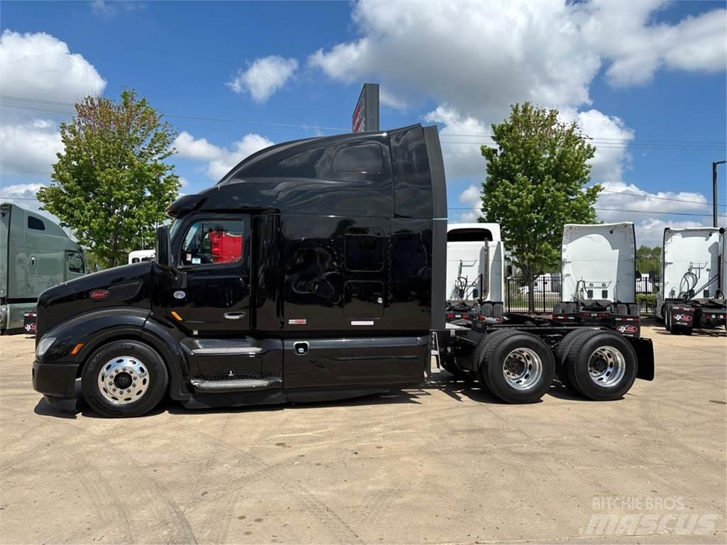 Peterbilt 579 Trekkers