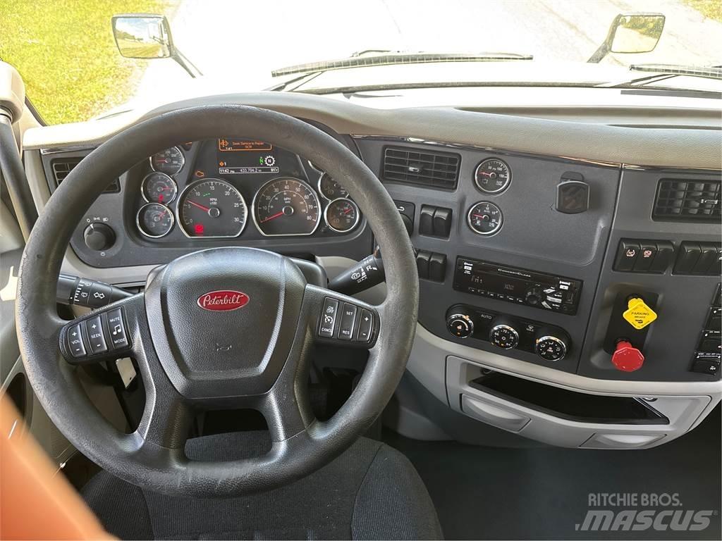 Peterbilt 579 Trekkers
