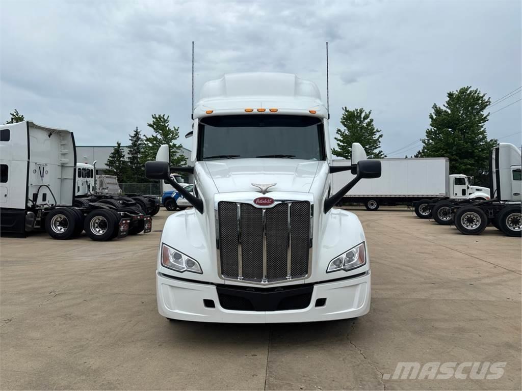 Peterbilt 579 Trekkers