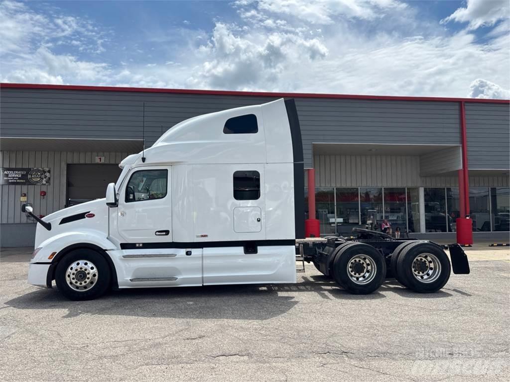 Peterbilt 579 Trekkers