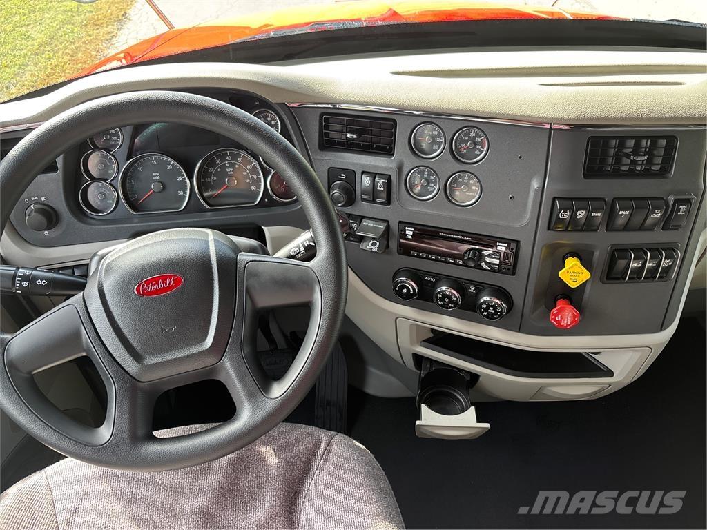 Peterbilt 579 Trekkers