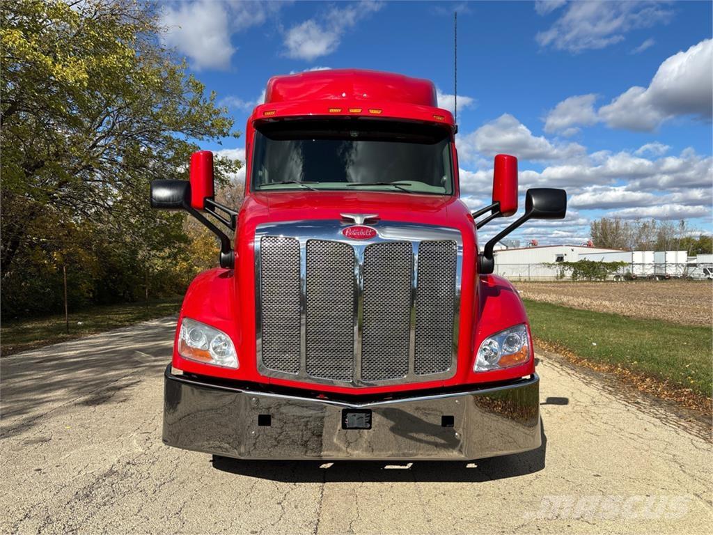 Peterbilt 579 Trekkers