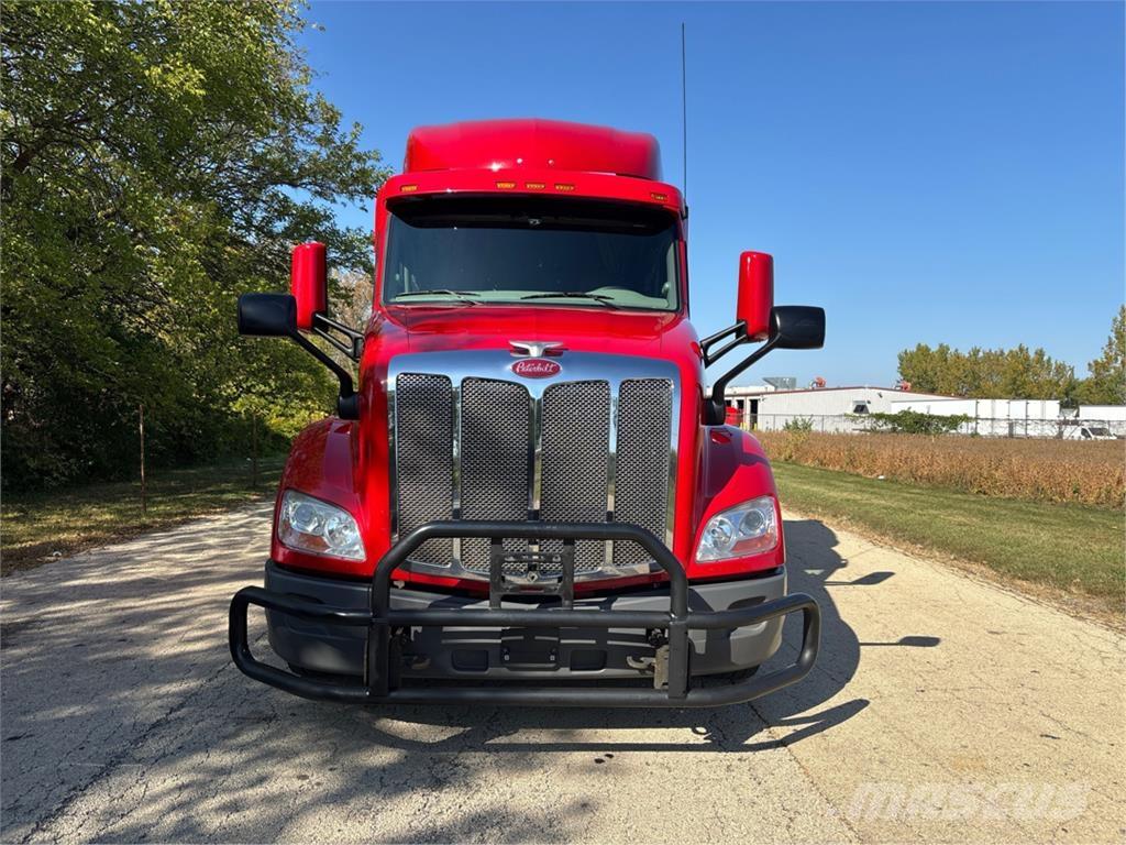 Peterbilt 579 Trekkers