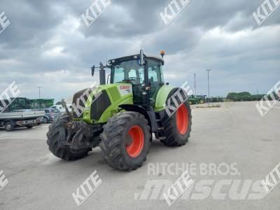 CLAAS Axion 820 Tractoren