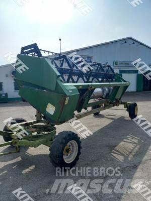 John Deere 2256 2WD Maaidorsmachines