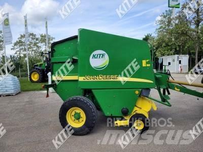 John Deere 568 Ronde-balenpersen