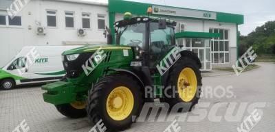John Deere 6210R Tractoren